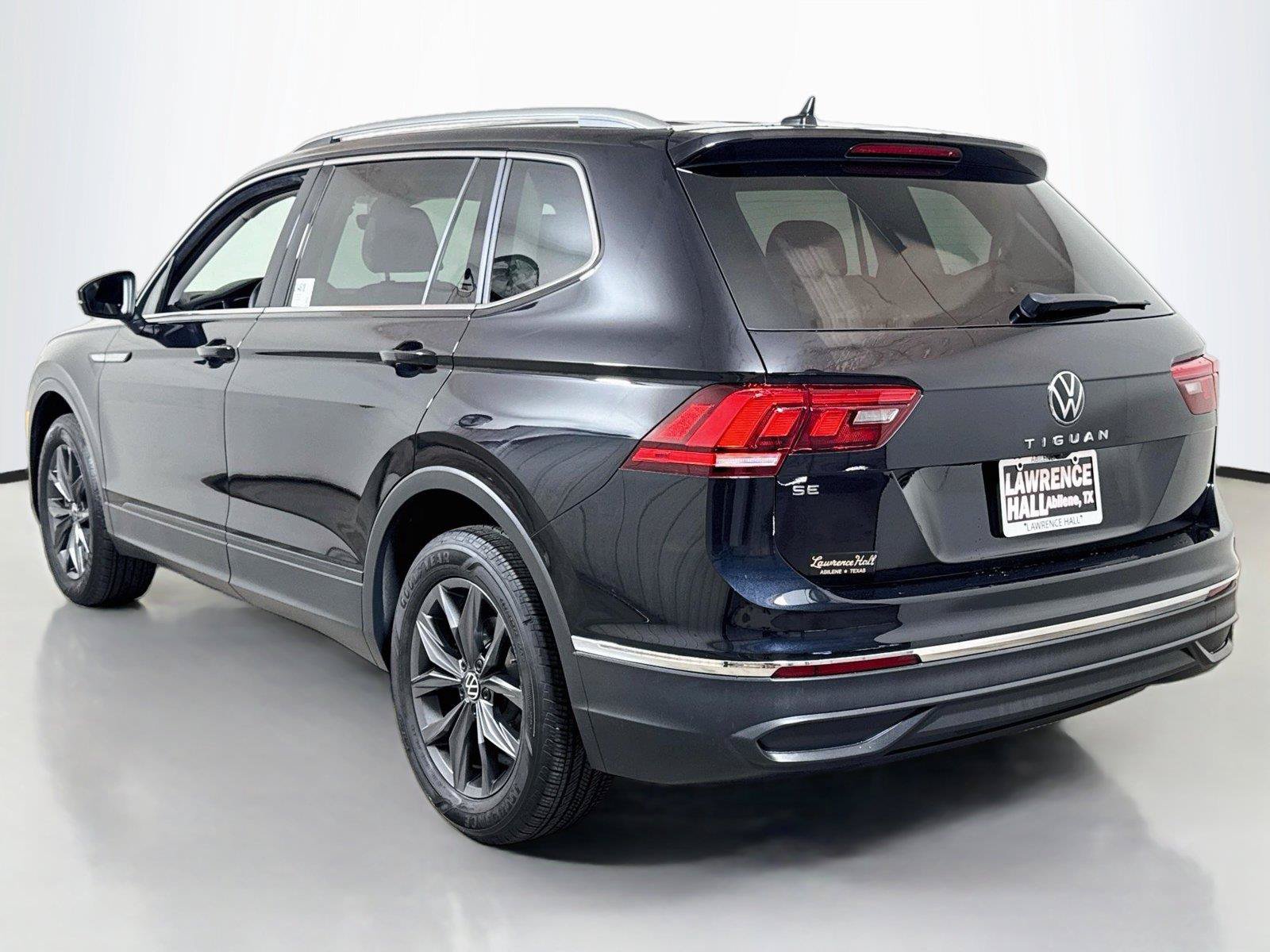 Used 2023 Volkswagen Tiguan SE FWD image 6