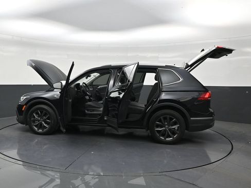 Used 2023 Volkswagen Tiguan SE FWD image 29