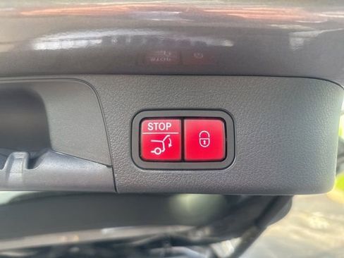 Used 2021 Mercedes-Benz GLB 250 4MATIC image 14