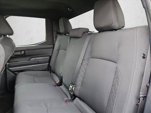 Used 2025 Toyota Tacoma SR AWD/4WD image 17