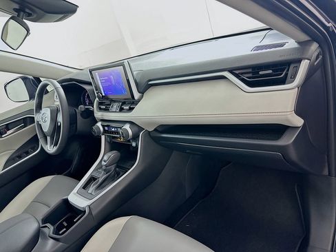 Used 2025 Toyota RAV4 XLE Premium FWD image 30