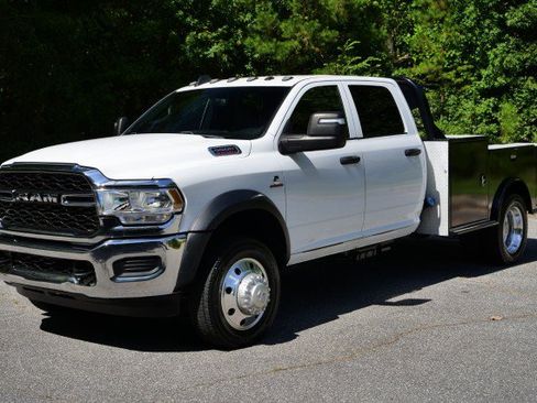 Used 2023 RAM 5500 Tradesman AWD/4WD image 2