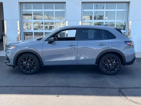 Used 2025 Honda HR-V Sport image 3