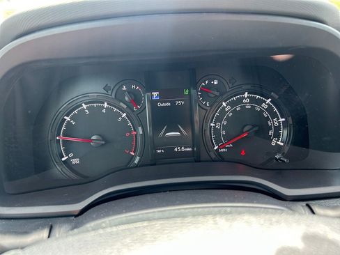 Used 2024 Toyota 4Runner SR5 Premium w/ Moonroof Package AWD/4WD image 14