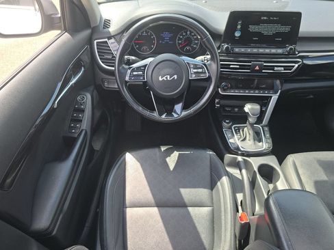 Used 2023 Kia Seltos EX AWD/4WD image 25