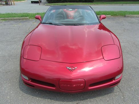 Used 2001 Chevrolet Corvette Convertible w/ Preferred Equipment Group2 RWD image 5