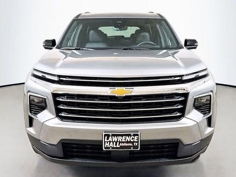 New 2026 Chevrolet Traverse LT w/ Enhanced Driving Package FWD image 2