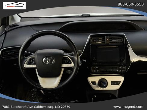 Used 2018 Toyota Prius Prime Plus w/ Carpet Mat Package FWD image 30