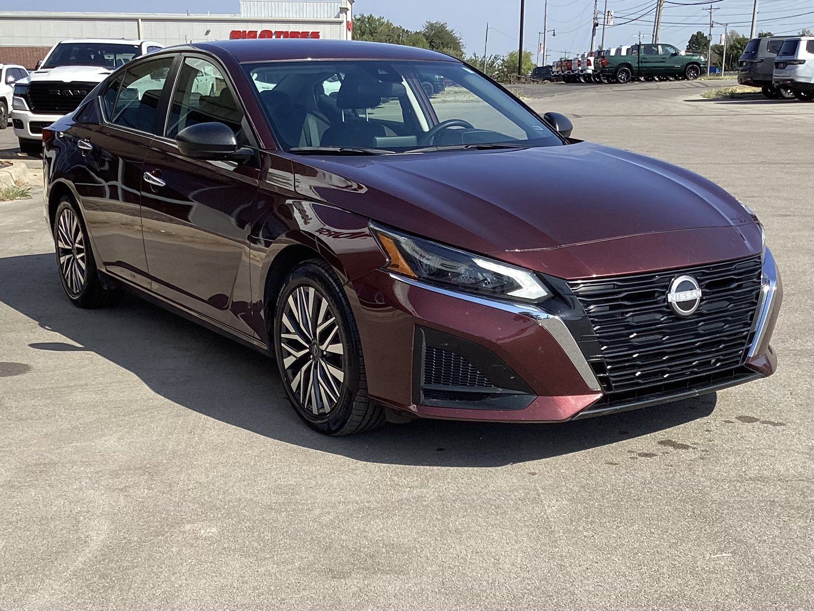 Used 2025 Nissan Altima 2.5 SV FWD image 6