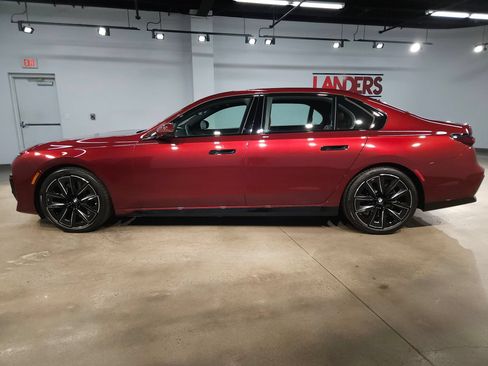 Used 2025 BMW 740i xDrive AWD/4WD image 4