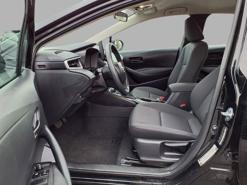 Used 2025 Toyota Corolla LE image 22