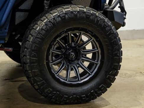 Used 2025 Jeep Wrangler Unlimited Rubicon w/ Safety Group AWD/4WD image 34