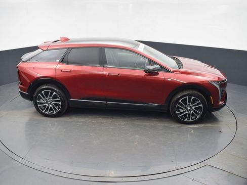 Certified 2025 Cadillac Optiq Sport 2 w/ LPO, Floor Liner Package image 51