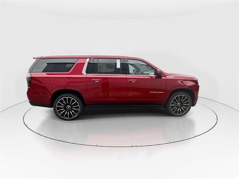 New 2026 Chevrolet Suburban High Country image 9