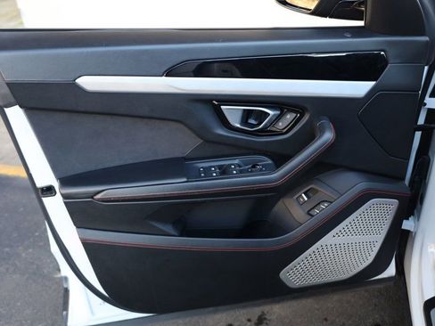 Used 2019 Lamborghini Urus image 14