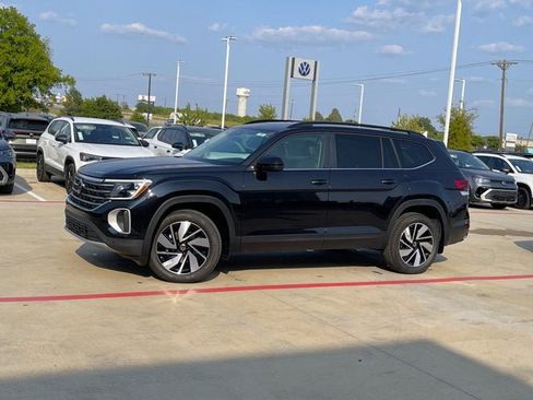 New 2026 Volkswagen Atlas SE FWD image 1
