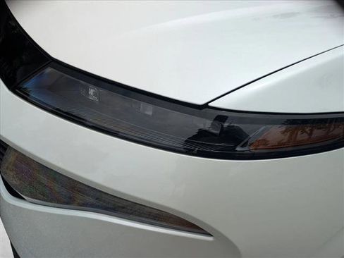 Certified 2025 Nissan Murano SV FWD image 8