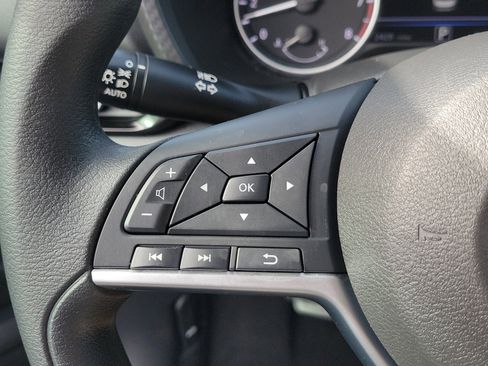 Used 2025 Nissan Sentra SV w/ Trunk Package image 23