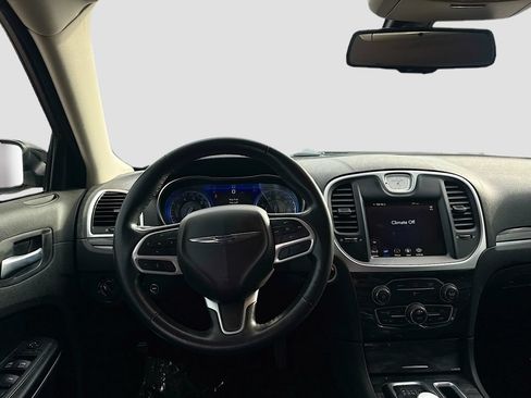 Used 2022 Chrysler 300 Touring w/ Sport Appearance Package RWD image 20