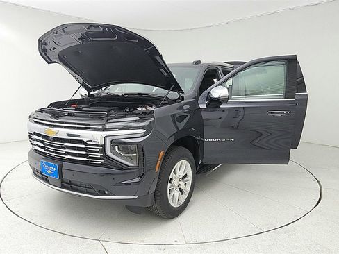 New 2025 Chevrolet Suburban Premier image 10
