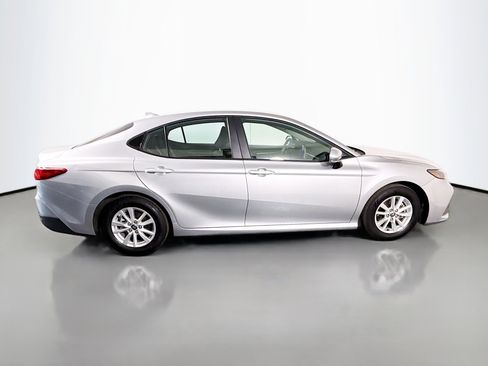 Used 2025 Toyota Camry LE FWD image 11