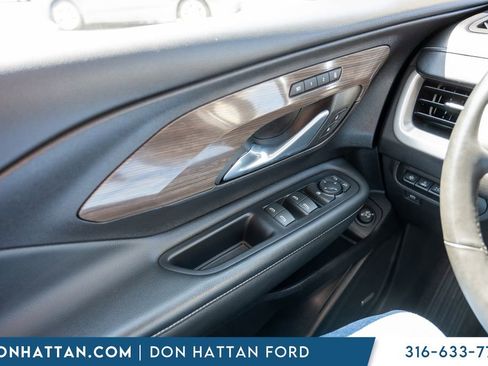 Used 2024 GMC Terrain Denali AWD/4WD image 18