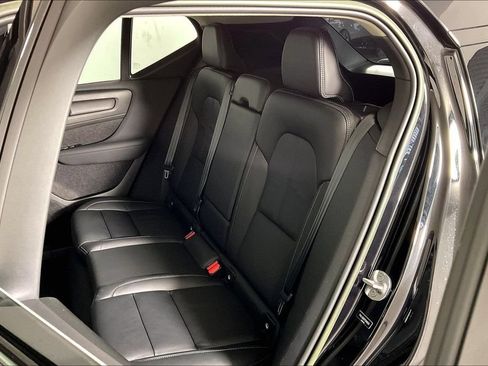 Used 2023 Volvo XC40 B5 Ultimate w/ Protection Package Premier AWD/4WD image 25