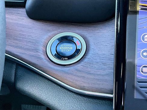 Certified 2025 Jeep Grand Cherokee Summit image 28