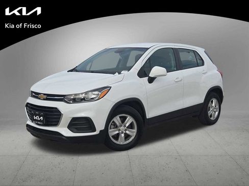 Used 2020 Chevrolet Trax LS image 1