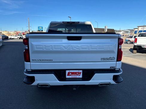 Used 2022 Chevrolet Silverado 1500 High Country w/ Technology Package image 4