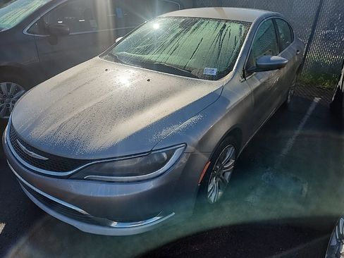Used 2015 Chrysler 200 Limited image 3
