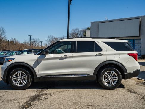 Used 2022 Ford Explorer XLT image 5