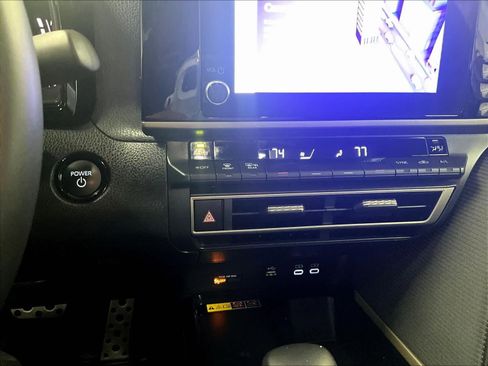 Used 2025 Toyota Camry SE image 25