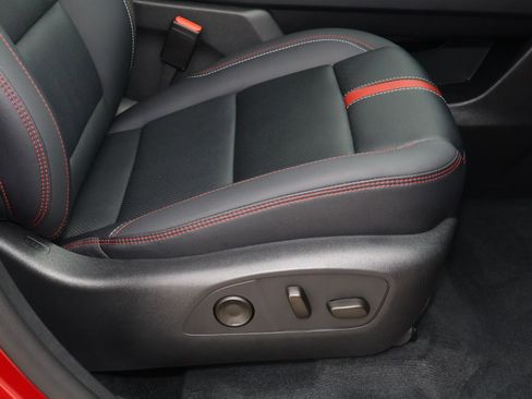 Used 2024 Chevrolet Traverse RS image 20