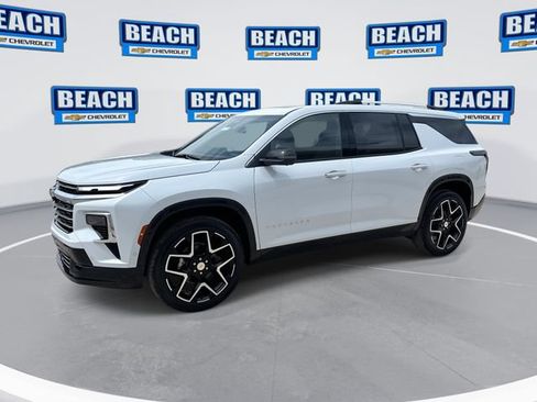 Used 2026 Chevrolet Traverse High Country w/ LPO, Floor Liner Package AWD/4WD image 1