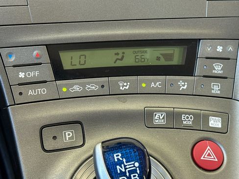 Used 2012 Toyota Prius Two FWD image 18