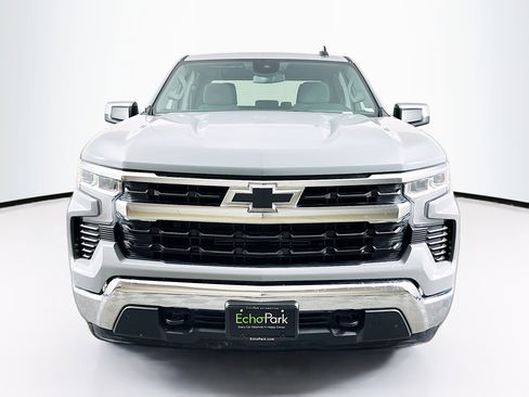 Used 2024 Chevrolet Silverado 1500 LT image 2