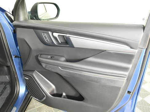 Used 2025 Buick Enclave Preferred image 39