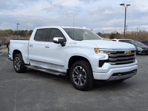 New 2026 Chevrolet Silverado 1500 High Country w/ Technology Package AWD/4WD image 2