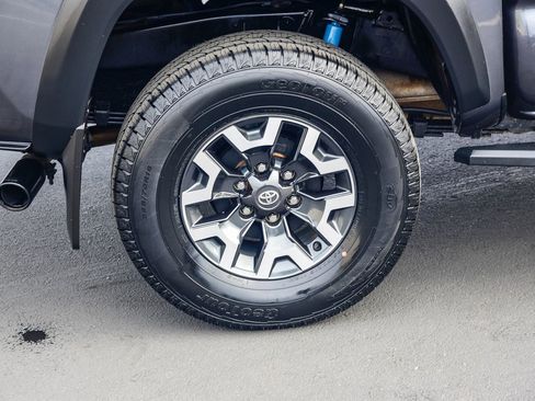 Certified 2023 Toyota Tacoma TRD Off-Road image 9