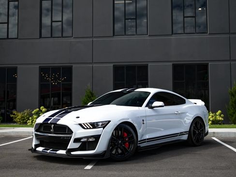 Used 2021 Ford Mustang Shelby GT500 w/ Technology Package RWD image 4