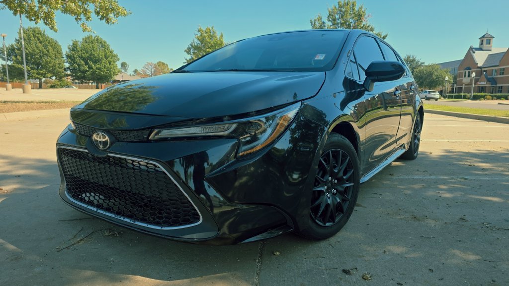 Used 2021 Toyota Corolla LE FWD image 3