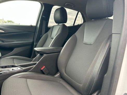 Used 2025 Buick Encore GX Preferred FWD image 31