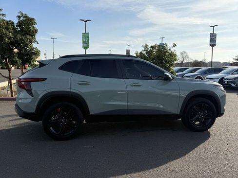 Used 2025 Chevrolet Trax ACTIV w/ Driver Confidence Package image 3