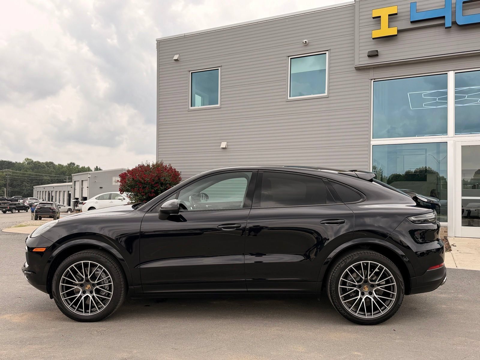 Used 2021 Porsche Cayenne Coupe AWD/4WD image 16