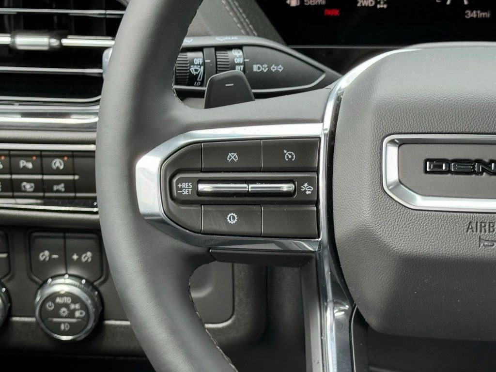 Used 2026 GMC Yukon Denali AWD/4WD image 33