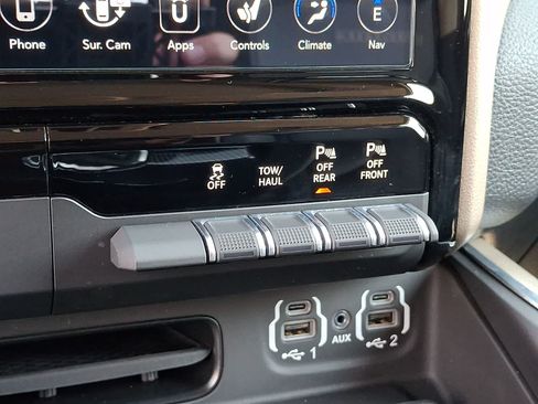 Used 2021 RAM 1500 Laramie AWD/4WD image 23