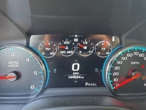 Used 2017 GMC Yukon XL Denali w/ Open Road Package image 8