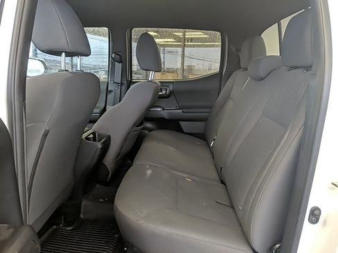 Used 2019 Toyota Tacoma TRD Sport image 12