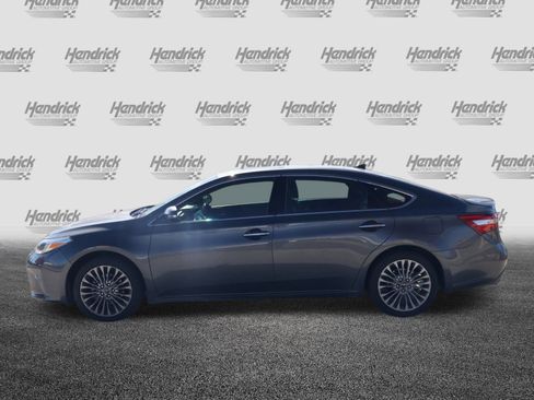 Used 2017 Toyota Avalon Limited image 6